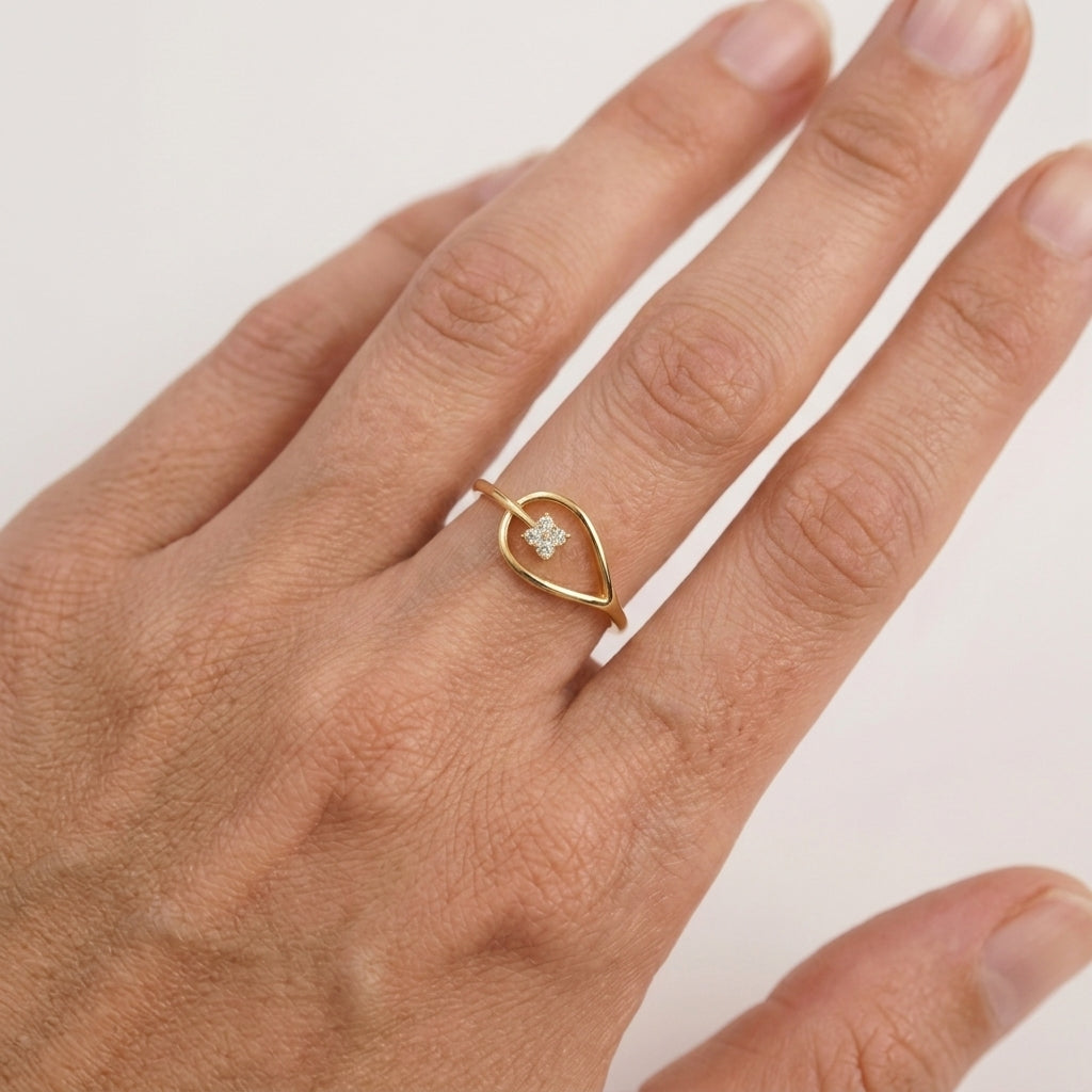 Aestelle Band Ring